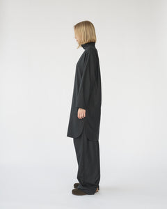 Fine wool long shirt dress.