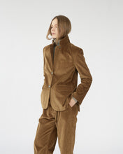 Corduroy straight blazer.