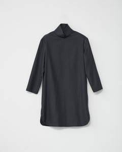 Fine wool long shirt dress.