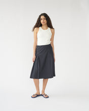 pleated skirt