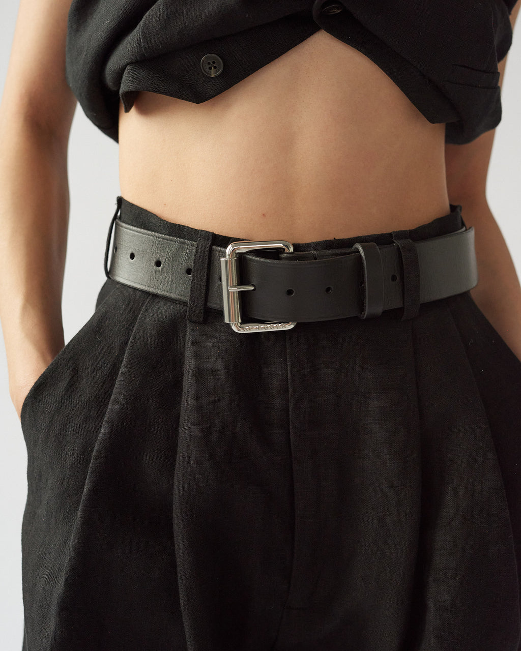 Wide black belt with black linen trousers