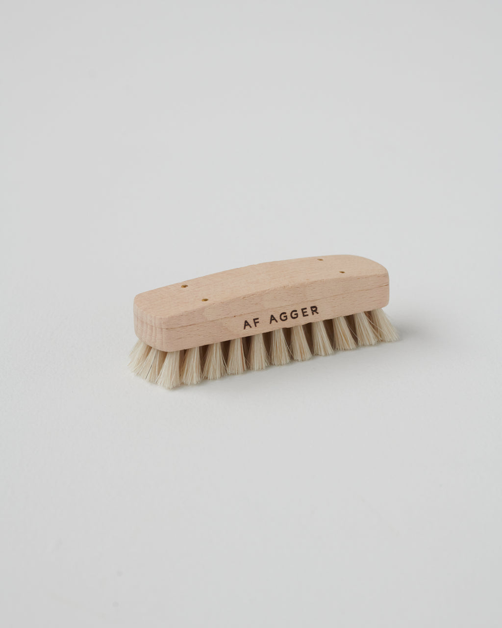 Garment brush